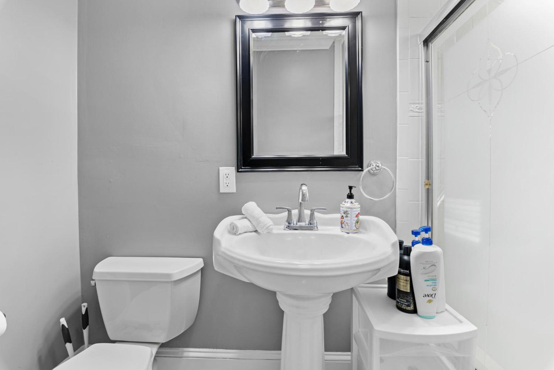 Spacious Apartments Near Ashmont - Evonify Stays Boston Exteriér fotografie